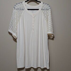 Torrid Sz 4 Rib Knit Tee with Lace sleeves NWOT